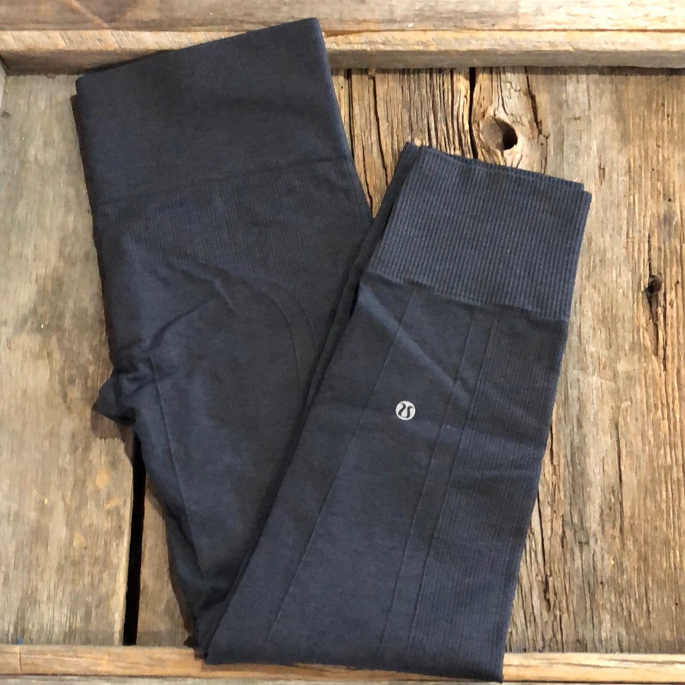 Lululemon Ebb to street.